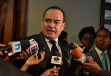 Abogados impugnan impuesto de 350 pesos a documentos notariales