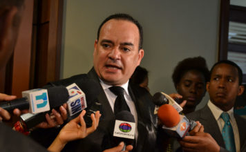 Abogados impugnan impuesto de 350 pesos a documentos notariales