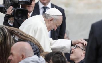 El Papa denuncia que el aborto es lo mismo que lo que hacían los nazis pero «con guante blanco»