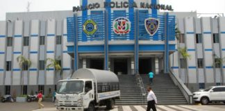 Un delincuente muerto y dos oficiales heridos durante enfrentamiento con banda asalta bancos