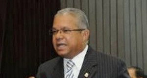 Diputado Rafael Méndez respalda reclamo por solución agua potable