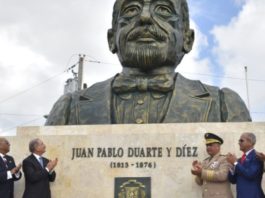 Medina y MIDE riden tributo a los Padres de la Patria
