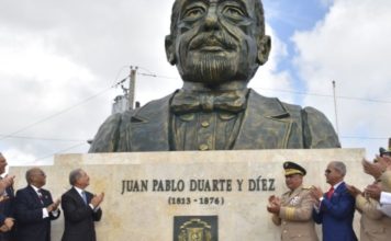 Medina y MIDE riden tributo a los Padres de la Patria