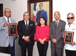 Consulado dominicano y ACROARTE en Nueva York reconocen trayectoria de medio siglo de dos comunicadores