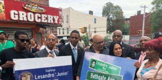 Lesandro “Junior” con calle del Bronx que llevara su nombre en su honor