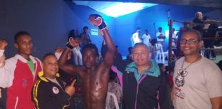 Jefrey Roy gana por mata león a Saul Núñez en cartelera de MMA