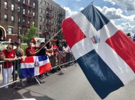Dominicanos celebran “La Gran Parada del Bronx” en New York