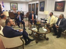 Reinaldo Pared Pérez dona medio millón para el programa de desarrollo de la ABASACA