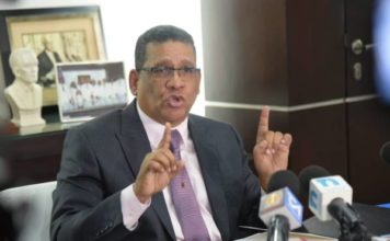 Maldonado censura convocatoria de grupo para conocer la comisión de Ley de Partidos