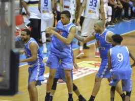 Titanes vencen otra vez a los Metros