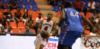 Leones vencen a los Titanes y se acercan a la clasificación