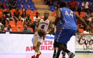 Leones vencen a los Titanes y se acercan a la clasificación