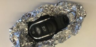 ¿Por qué recomiendan envolver las llaves del auto en papel de aluminio?
