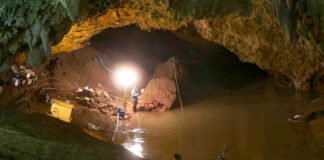 VIDEOS: Hallan con vida a 12 niños y su entrenador de fútbol perdidos durante 10 días en Tailandia