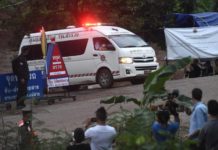 Rescatan 6 de los 12 menores atrapados en cueva de Tailandia