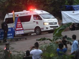 Rescatan 6 de los 12 menores atrapados en cueva de Tailandia