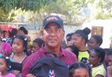 Obras Públicas entrega útiles escolares en Barahona