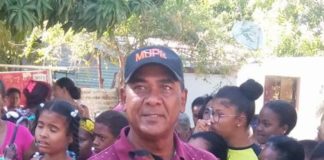 Obras Públicas entrega útiles escolares en Barahona