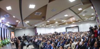 Miles asisten a puesta en circulación del libro: «Años de avance. Escritos de Teoría y Acción», de Leonel Fernández