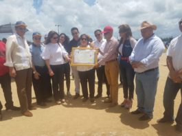 En apertura del XVIII Torneo de Softball Río Verde Cutupú reconocen a la familia Cabrera López