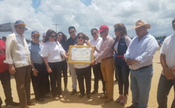 En apertura del XVIII Torneo de Softball Río Verde Cutupú reconocen a la familia Cabrera López