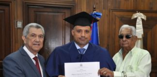 30 Funcionarios de la Superintendencia de Seguros Reciben Certificados