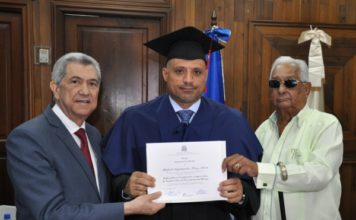30 Funcionarios de la Superintendencia de Seguros Reciben Certificados