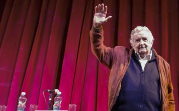 José Mujica renuncia a su cargo como senador por motivos personales y “cansancio”