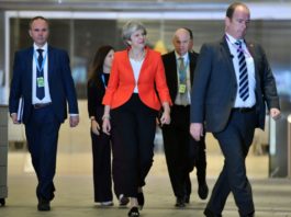 May y conservadores británicos piden unidad tras nuevo ataque de Johnson al Brexit