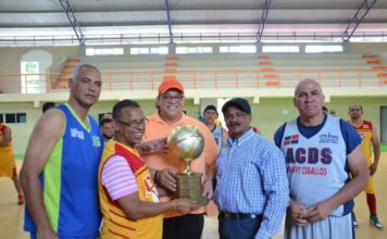 En opción a la Copa Alcaldía de Santiago, ACDS inaugura torneo de baloncesto