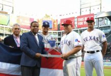 Ministerio de Deportes reconoce al lanzador Bartolo Colón