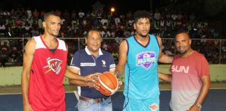Roquelito García realiza saque de honor en el Torneo de Baloncesto Intercalle de CONANI