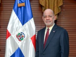 Muere el comunicador y diplomático César Medina