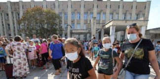 Cuatro mil niños huyen de una nube de contaminación química en Europa del Este