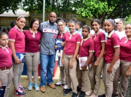 Gigantes del Cibao inician Tour por la educación 2018 visitando centros educativos