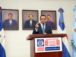 Ministro de Educación Andrés Navarro califica la paralización de clases como el peor atentado contra la Educación y el país