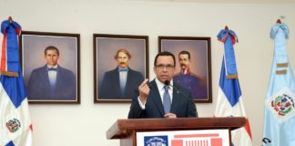 Ministro de Educación Andrés Navarro califica la paralización de clases como el peor atentado contra la Educación y el país