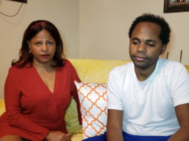 Madre dominicana denuncia discriminación en tribunal de Nueva York