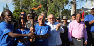 Ministro de Deportes encabeza recorrido de la antorcha de Olimpiadas Especiales en Mao