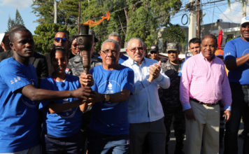 Ministro de Deportes encabeza recorrido de la antorcha de Olimpiadas Especiales en Mao