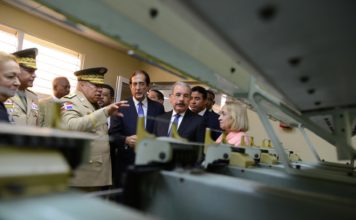 Presidente entrega Segunda Industria Militar en San Cristóbal