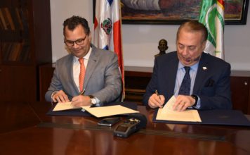 Cultura y Grupo Excel firman convenio para la edición de un libro