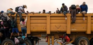 Caravana migrante se acerca a Ciudad de México en su camino a EEUU