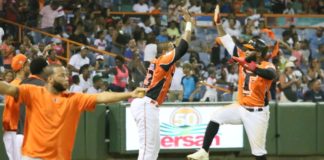 Toros remontan y vencen a las Estrellas