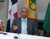 El profesor Julito Fulcar expone en la rueda de prensa Conacoop para anunciar que todo esta listo para Expo Coop 2018