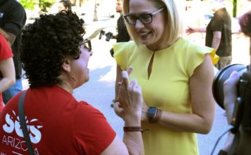 Demócrata en Arizona gana batalla por el Senado de EEUU