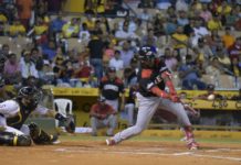 Con HR de Reyes, Leones vencen a las Águilas en Santiago