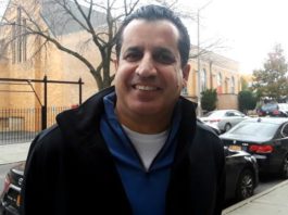 Un empresario judío se convierte en patriarca y protector de miles de taxistas en Nueva York