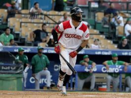 Dramático HR de Liberato lleva a Leones al primero