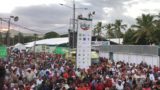 Multitud al iniciar el sorteo del carro